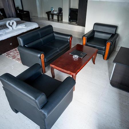 2K Hotel Kohima Екстер'єр фото