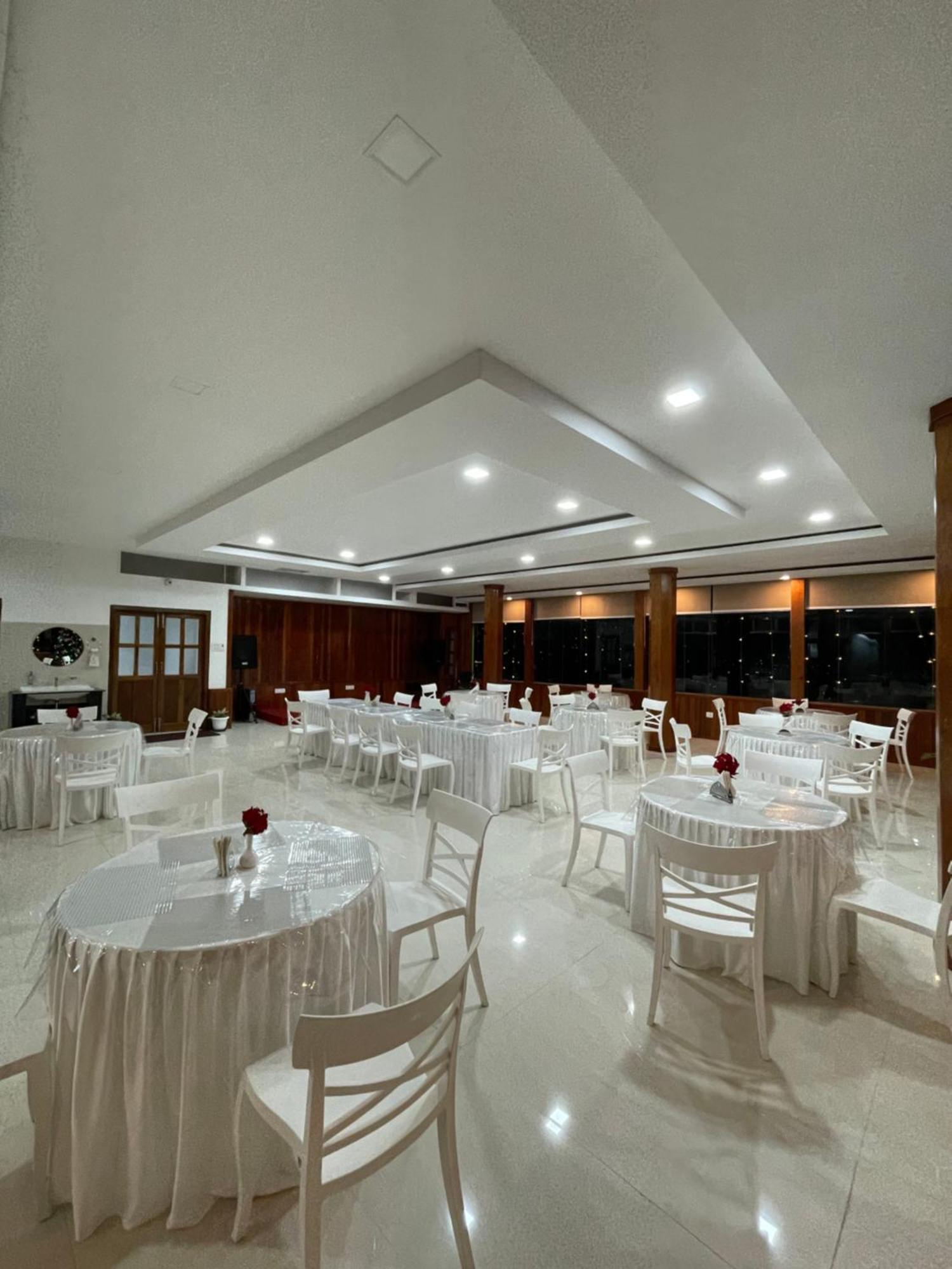 2K Hotel Kohima Екстер'єр фото