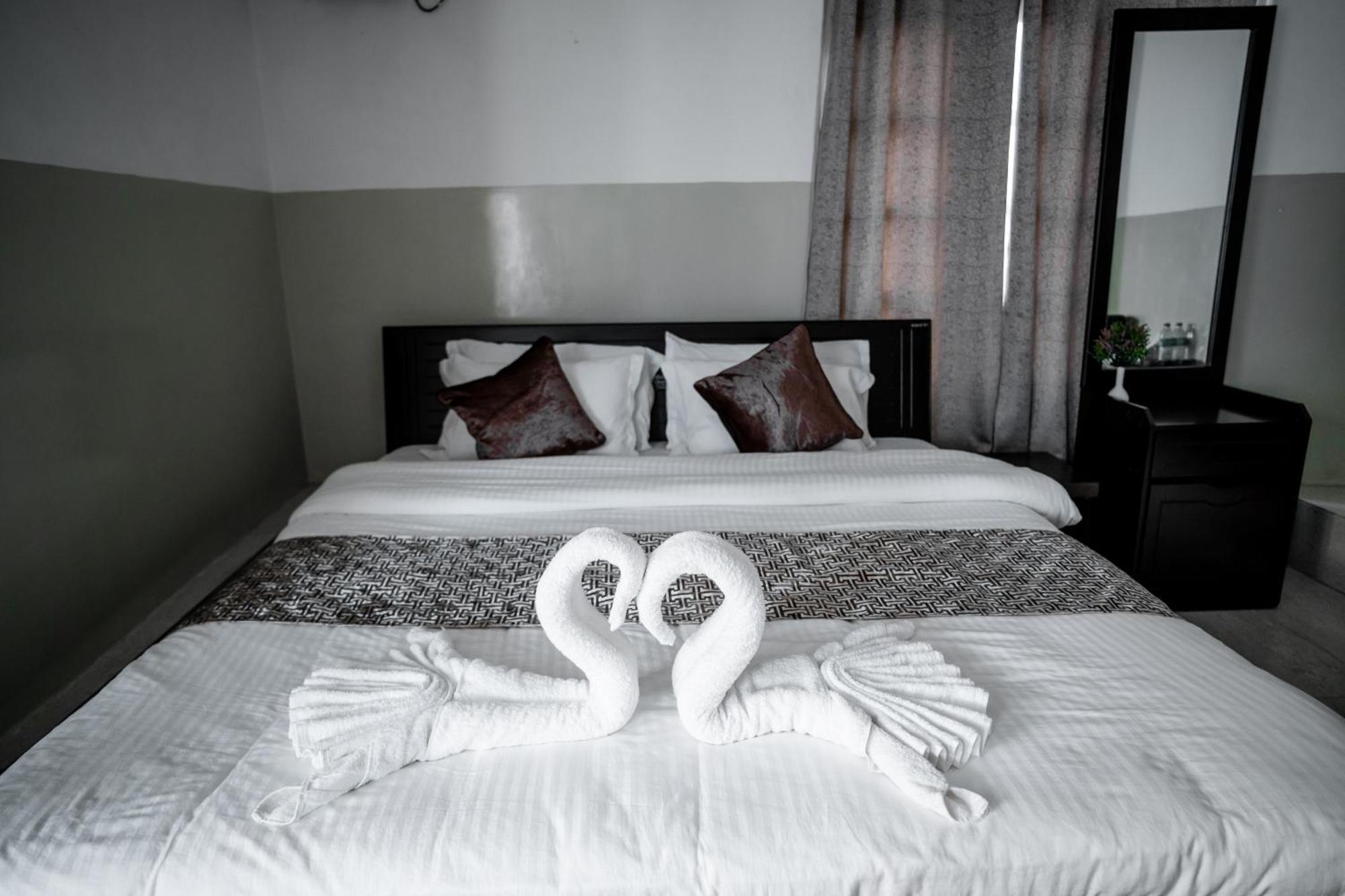 2K Hotel Kohima Екстер'єр фото