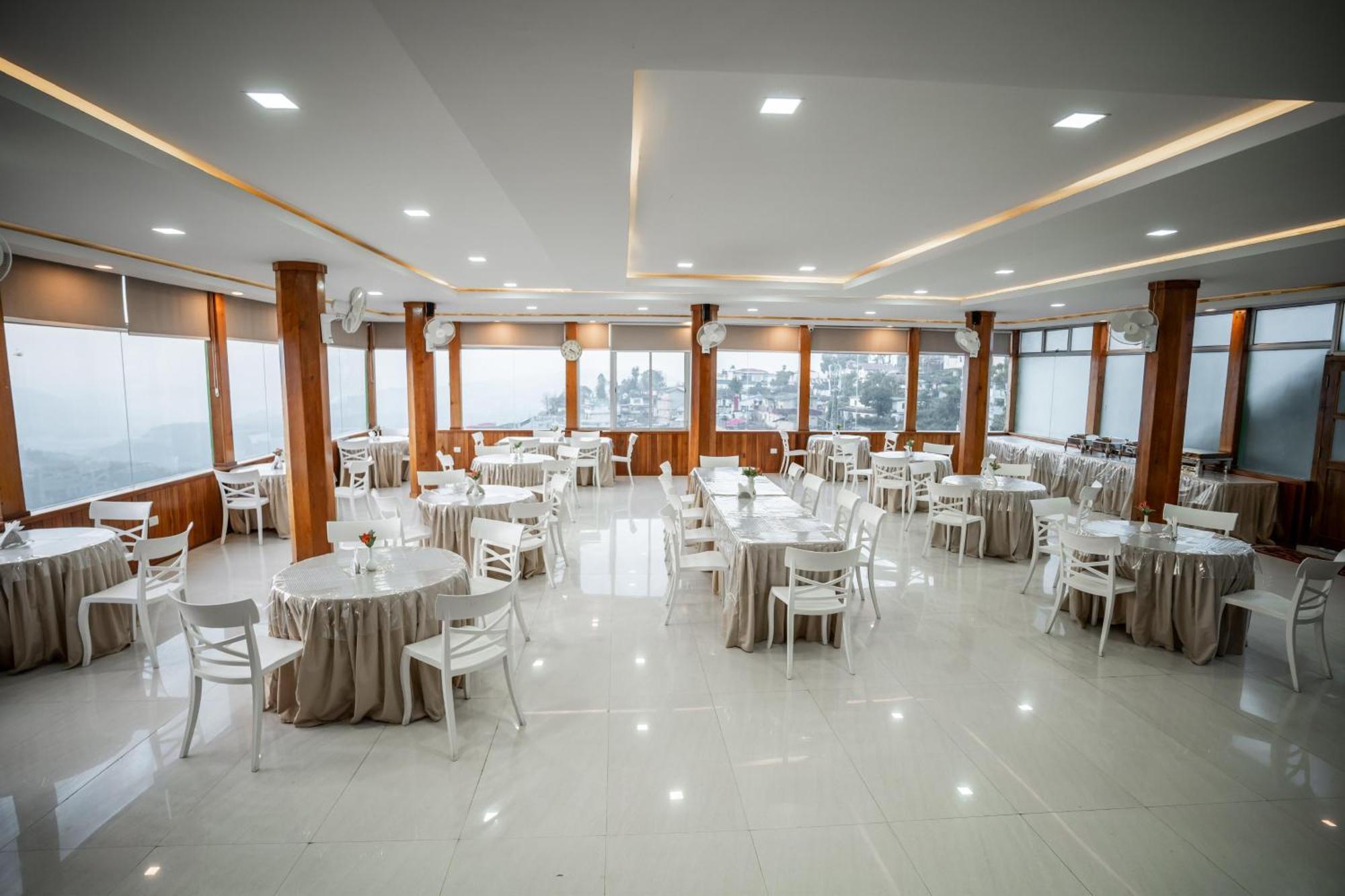2K Hotel Kohima Екстер'єр фото
